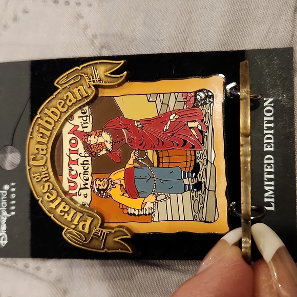 Pirates of the Caribbean Pin - Picture 3 of 5